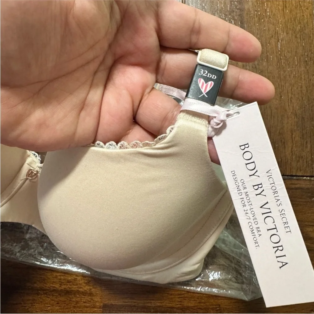 Victorias Secret smooth molded